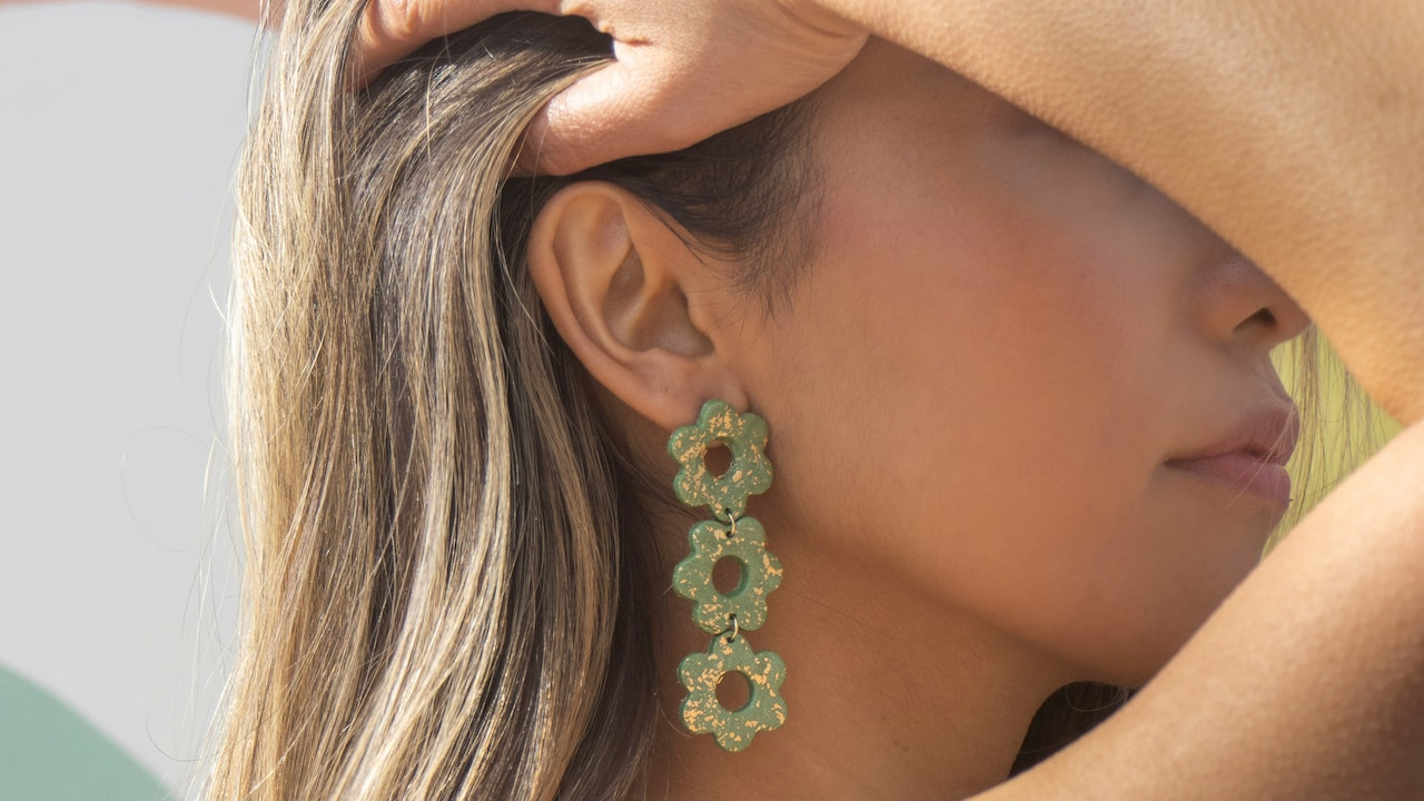 Jhumkas Pulling Your Ears Down? Comfort Checks Before You Buy