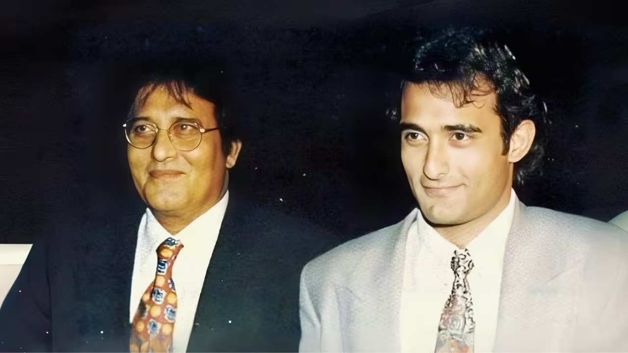 When Akshaye Khanna Opened Up About Vinod Khanna Leaving Family For Osho: 'Didn't Think He Would Ever Come Back'