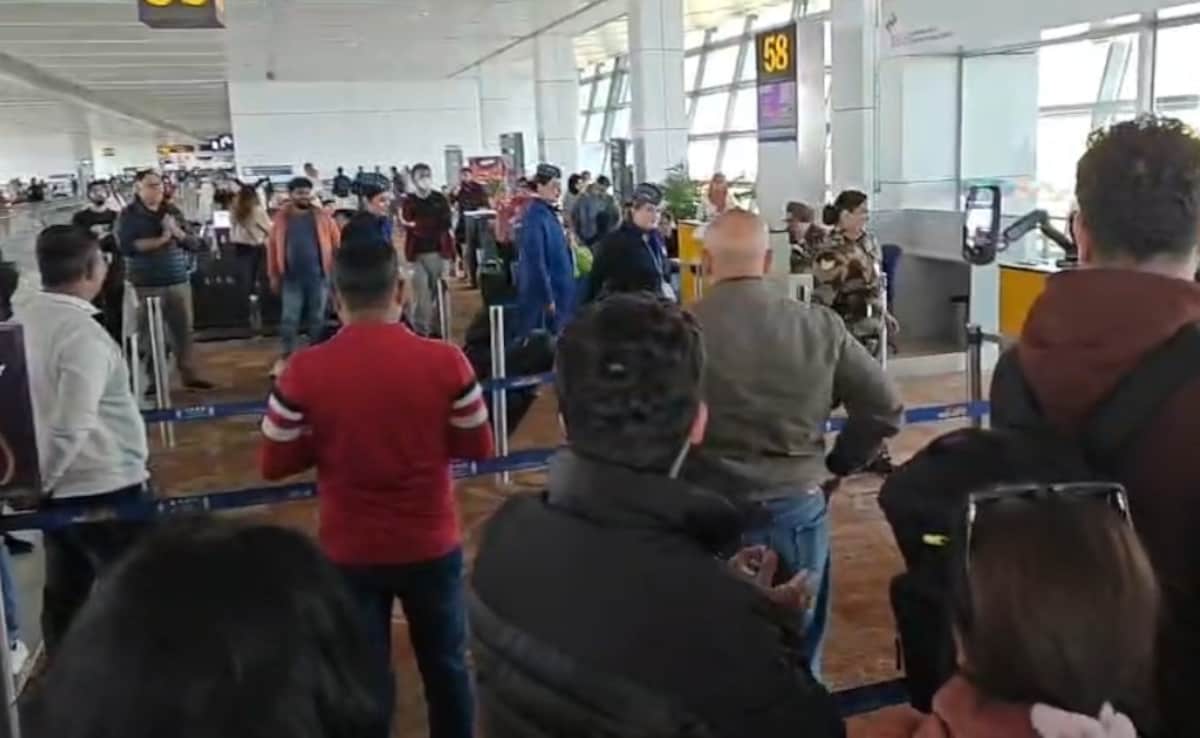 "Your Time Has Zero Value": Woman Slams India's Delays, Compares With Japan