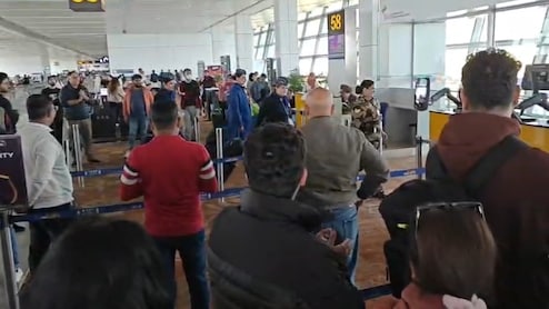 Watch: Delhi Passengers Applaud IndiGo Air Hostesses After Hours-Long Flight Delay