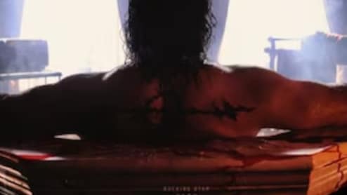 खून से भरे बाथटब में लेटे दिखे टॉक्सिक स्टार यश, 100 दिन बाद रिलीज होने जा रही ये फिल्म