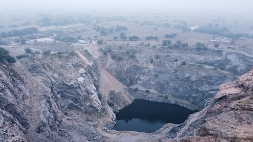 सुप्रीम कोर्ट की रोक के बाद भी नहीं रुका अरावली में खनन,  खतरे में सरिस्का टाइगर रिजर्व