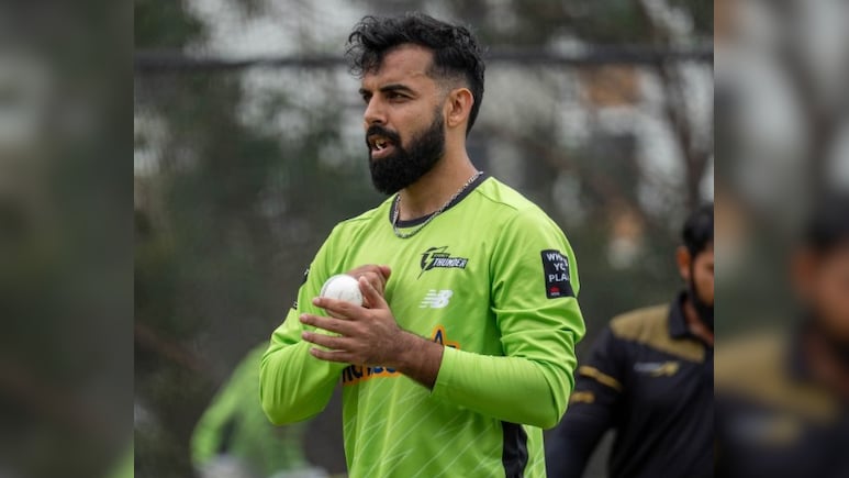 टी20 वर्ल्ड कप से पहले शादाब खान ने चली चाल, फॉर्म पाने के लिए जानें कहां की पकड़ ली फ्लाइट