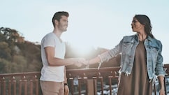 Long Distance Relationship: कभी प्यार तो कभी गुस्सा, लॉन्ग डिस्टेंस रिलेशनशिप में रिश्ते को मजबूत कैसे बनाएं