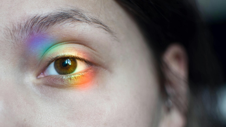 क्या आपकी भी आंखों के सामने अचानक छा जाता है अंधेरा? इसके पीछे का कारण जान चौंक जाएंगे आप