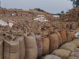 Dhan Kharidi: कवर्धा में धान का उठाव नहीं... केंद्रों में लगा जाम, किसान हो रहे परेशान, समिति प्रभारियों की भी बढ़ी समस्या