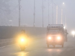 दिल्ली-NCR में कड़ाके की ठंड, कई इलाकों में कोहरा बन रहा मुसीबत... पढ़ें मौसम के ताजा अपडेट