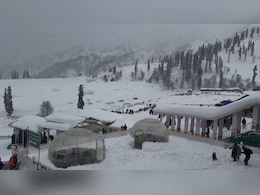 Snow Turns Gulmarg Into Winter Wonderland, Tourists Turn Skiers, Ride Gondola