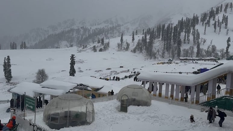 Snow Turns Gulmarg Into Winter Wonderland, Tourists Turn Skiers, Ride Gondola