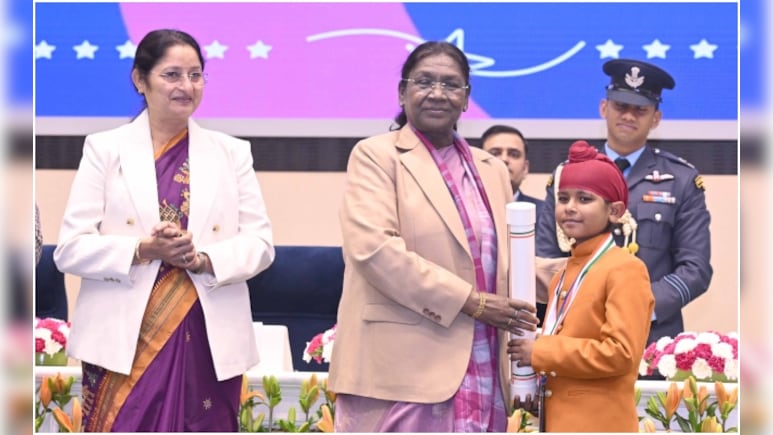 ऑपरेशन सिंदूर का 'छोटा सिपाही', दुश्मन की निगरानी के बीच बॉर्डर पर पहुंचाता था रसद, अब राष्ट्रपति से मिला सबसे बड़ा सम्मान