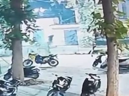 AMU में टीचर की हत्या का वीडियो आया सामने, सड़क पर गिरे थे दानिश, वे झुककर सिर में मारते रहे गोलियां