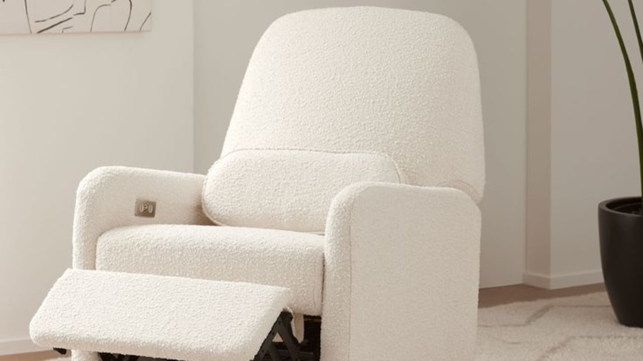 Manual Vs Motorised Recliners: What Suits Small Homes Better