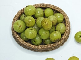 100 संतरे होंगे फेल, म‍िलेगा इतना व‍िटाम‍िन सी, बस रोजाना खा लो 1 आंवला और फायदों के मजे लो