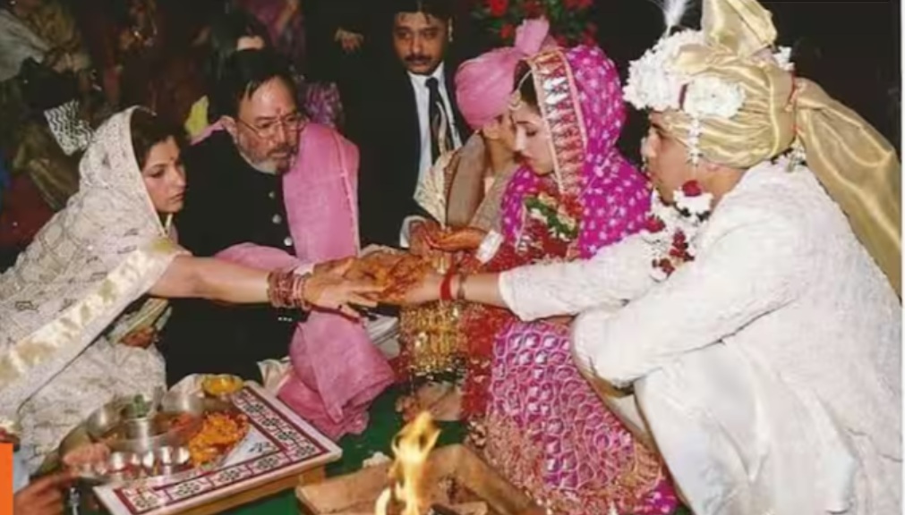 कौन हैं राजेश खन्ना के छोटे दामाद, लंदन से भारत तक फैला कारोबार, कमाई में अक्षय कुमार से से भी हैं आगे