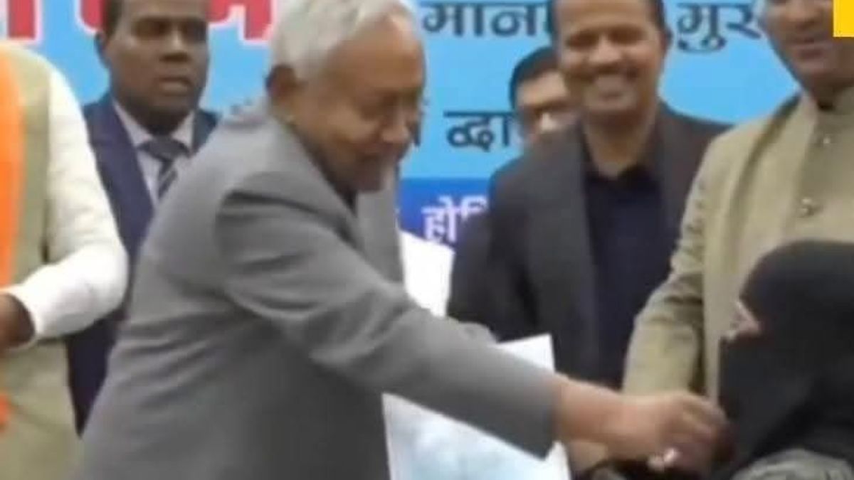 ऑफिस में हिजाब या बुर्का पहनने पर क्या पाबंदी?  नुसरत आज ज्वाइन करेंगी जॉब, नीतीश ने हटाया था नकाब