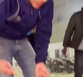 एक दिन पहले कांस्टेबल से बने हेड कांस्टेबल, थाने में साइबर ठगों को दी प्रमोशन पार्टी; SP ने किया सस्पेंड