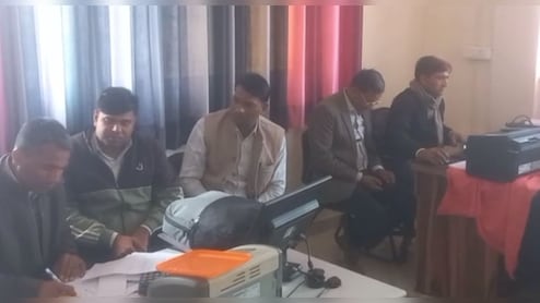 अलवर में ACB की कार्रवाई, आयकर व&zwj;िभाग के कर्मचारी को घूस लेते रंगे हाथ पकड़ा