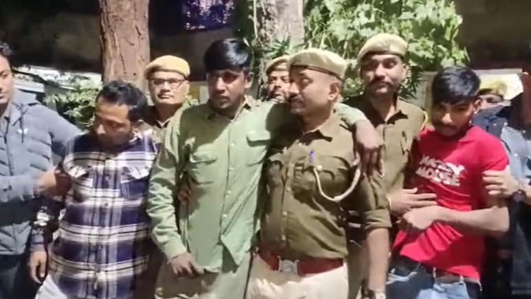 Rajasthan: इनोवा कार से युवक की कुचल कर उतारा मौत के घाट, सिगरेट को लेकर हुई थी लड़ाई