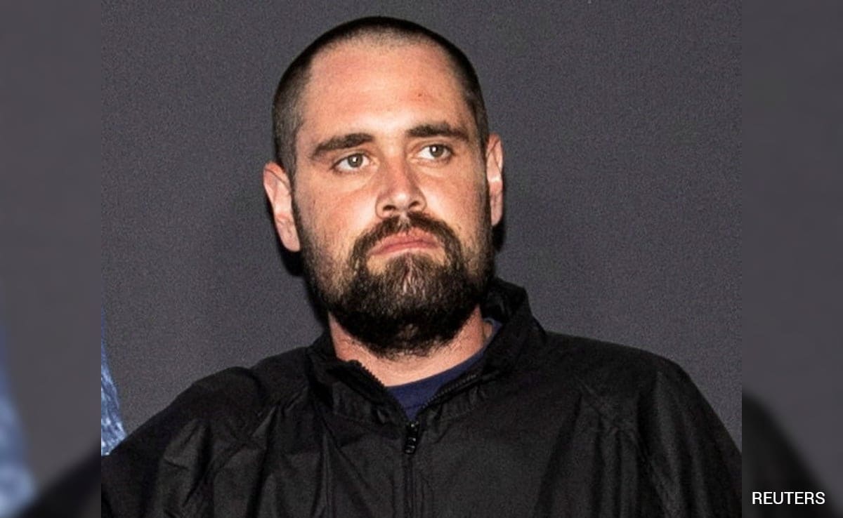 Director Rob Reiner and wife Michele Singer found dead at Los Angeles home; son arrested and charged