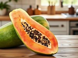 रूखी और बेजान त्वचा के लिए पपीता फायदेमंद, चेहरे पर आती है चमक