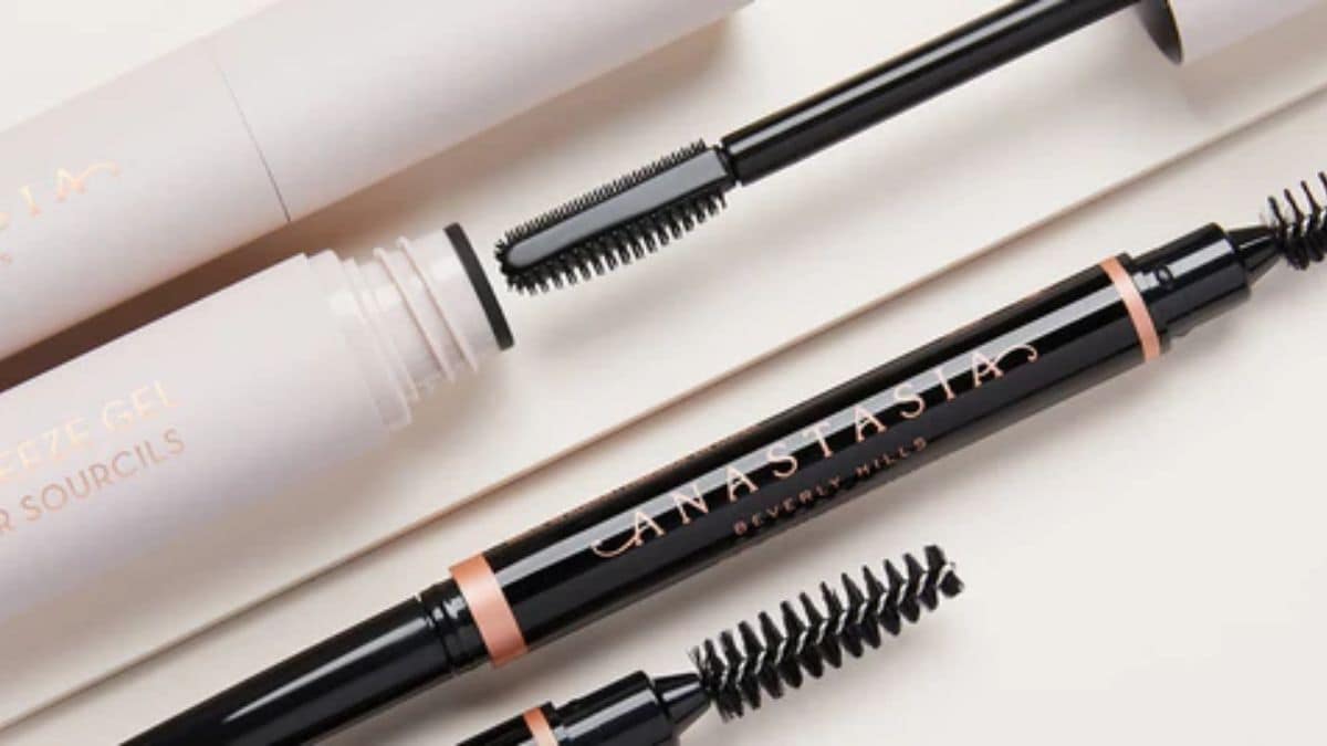 Precision liners define your eyes effortlessly. Precision liners define your eyes effortlessly.