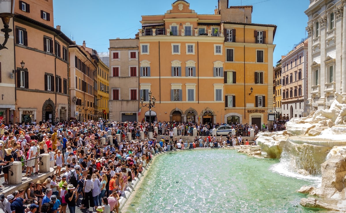 Trevi Fountain Crowds
