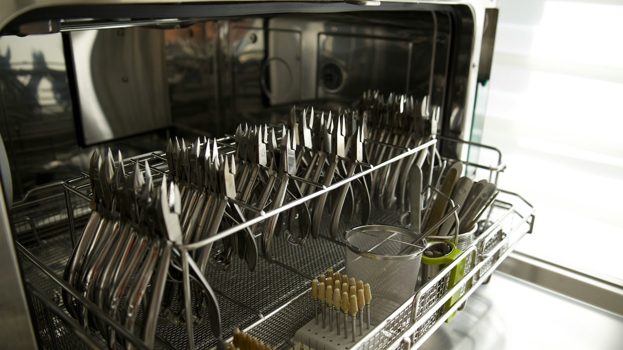 Top Dishwasher Errors That Reduce Cleaning Efficiency