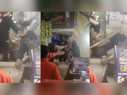 Viral Video: नशे में धुत चौकीदार ने राहगीर पर बरपाया कहर,  बुजुर्ग का फोड़ा सिर, भड़की भीड़ ने ऐसे सिखाया सबक