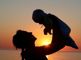 Akola Crime: आईने 9 वर्षांच्या मुलाला बेडमध्ये कोंडलं, 20 दिवसांनी पोलिस पोहोचले, दृश्य पाहून हादरले