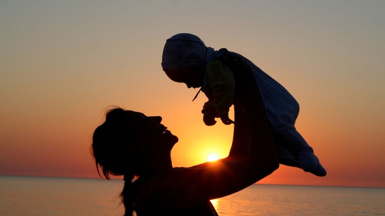 Akola Crime: आईने 9 वर्षांच्या मुलाला बेडमध्ये कोंडलं, 20 दिवसांनी पोलिस पोहोचले, दृश्य पाहून हादरले