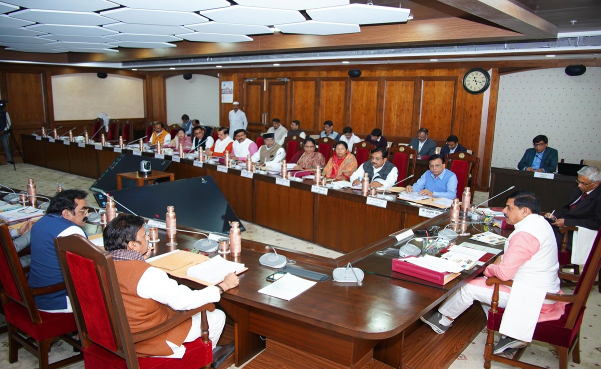 Cabinet Decisions: मोहन सरकार का अस्थायी व स्थायी कर्मचारियों के लिए बड़ा ऐलान, कैबिनेट के प्रमुख फैसले