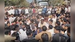 नाबालिग का अश्लील वीडियो वायरल करने की धमकी! सड़क पर उतरे आक्रोशित लोग, आरोपी गिरफ्तार