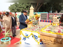 जैसलमेर में भारत-पाकिस्तान बॉर्डर पहुंचे CJI सूर्यकांत, तनोट माता मंदिर में की पूजा अर्चना