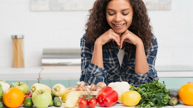 Should you be cutting on carbs during the holiday season?