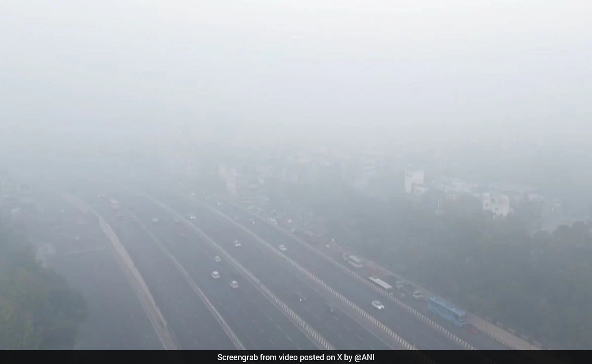 Dense Smog In Delhi As Air Quality Nears 'Severe' Category