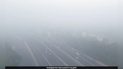 Dense Smog In Delhi As Air Quality Nears 'Severe' Category