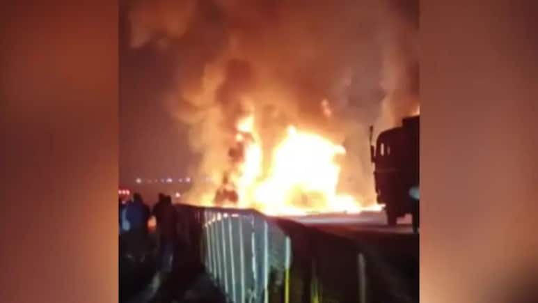 Karnataka Accident: ट्रकच्या धडकेनंतर बसला भीषण आग, 10 जणांचा होरपळून मृत्यू