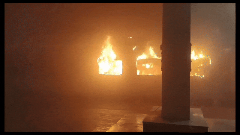 टाटानगर-एर्नाकुलम एक्सप्रेस ट्रेन के 2 AC कोच धू-धूकर जले, एक यात्री की मौत