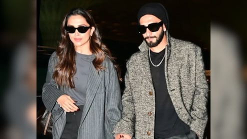 नेटिजन्स बोले- 'विक्ट्री वॉक, लेकिन स्टाइल के साथ', एयरपोर्ट पर स्पॉट हुए रणवीर- दीपिका