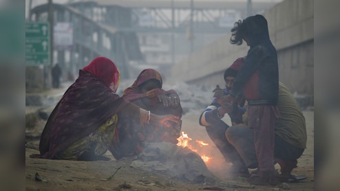 दिल्ली में क्यों नहीं पड़ रही कंपकंपाने वाली सर्दी? तापमान बढ़ा, जानें अगले 1 हफ्ते कैसा रहेगा मौसम का हाल