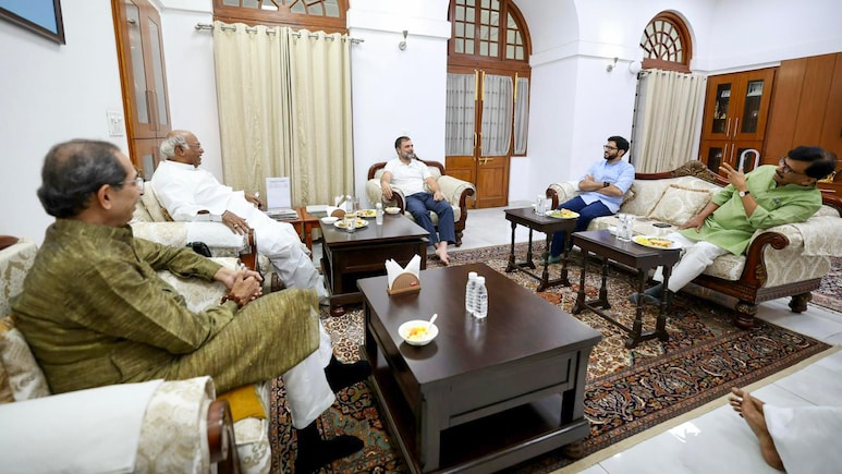 निकाय चुनाव नतीजों ने बदला गेम, राउत ने मिलाया राहुल को फोन; क्या 15 जनवरी का डर विपक्ष को करेगा एकजुट?