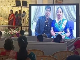 Indigo की फ्लाइट हुई कैंसल, तो कपल ने ऑनलाइन अटैंड कर लिया अपनी ही शादी का रिसेप्शन!