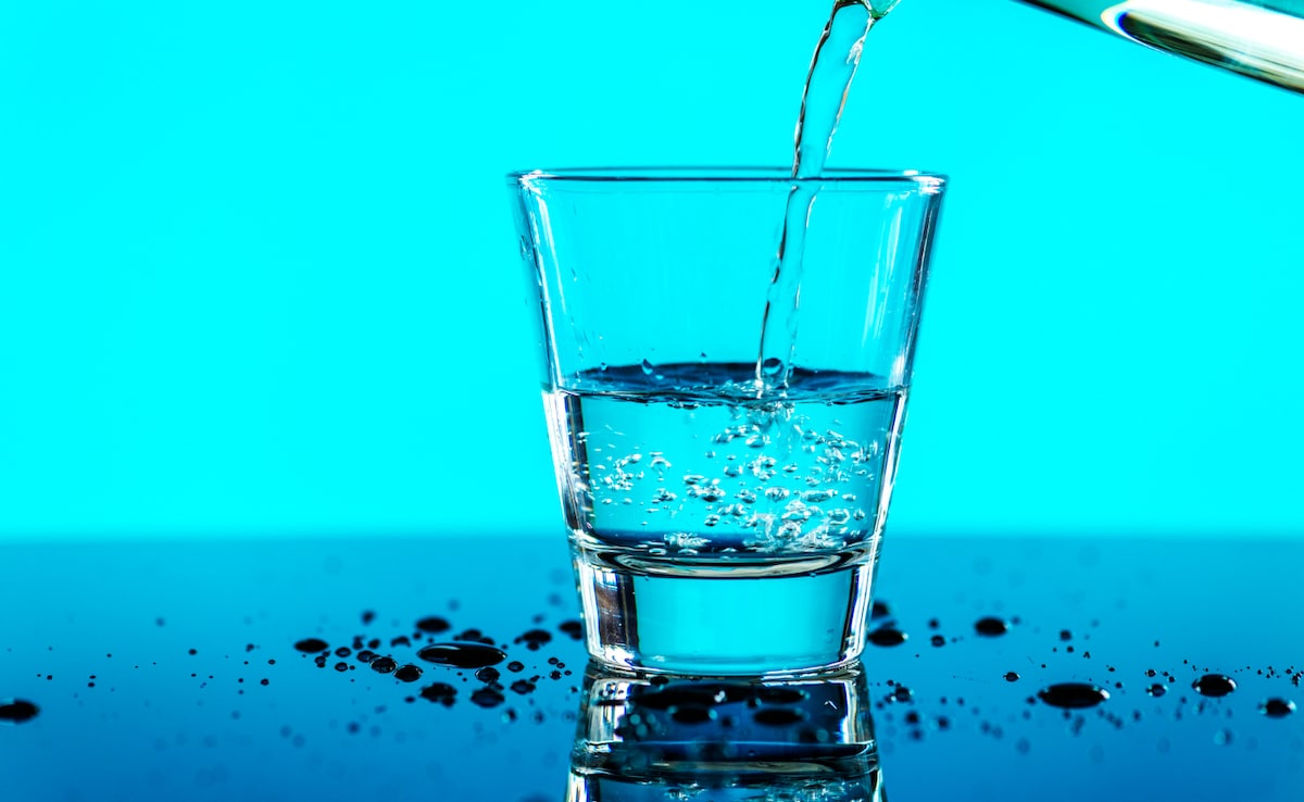 Hydrogen Water Is Everywhere, But Does This New Wellness Trend Actually Work?