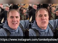 US Comedian Goes Viral After Getting Entire Subway Car To Sing 'Happy Birthday'