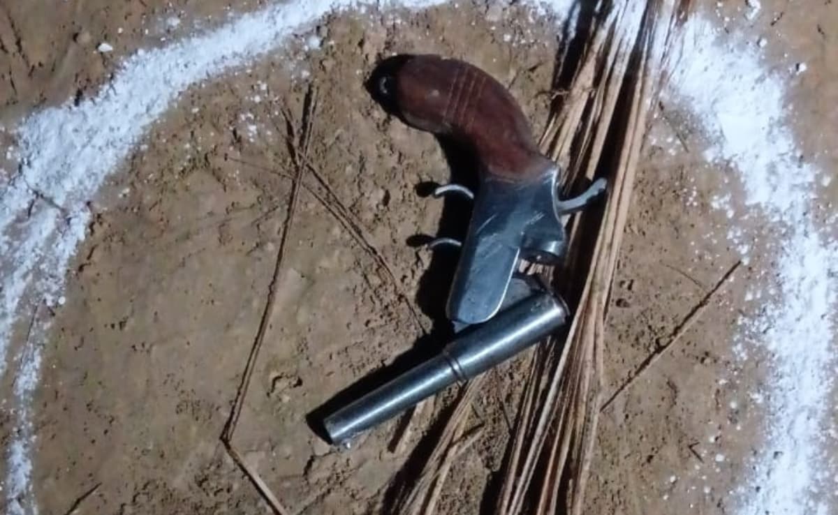 मुठभेड़ के दौरान अपराधियों ने इसी कट्टे से पुलिस पर फायरिंग की.