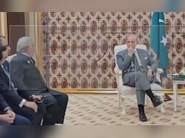 कभी मुंह पर रखा हाथ तो कभी... 40 मिनट इतंजार के बाद भी नहीं आए पुतिन, बेआबरू होकर लौटे PAK पीएम शहबाज