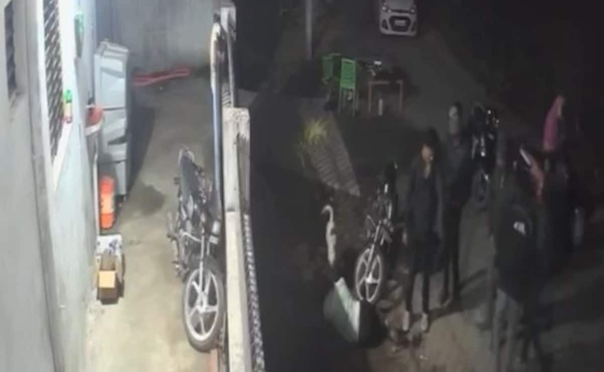 Video: Bar Staff Beaten For Refusing To Serve Alcohol Post Closing Hours In Maharashtra