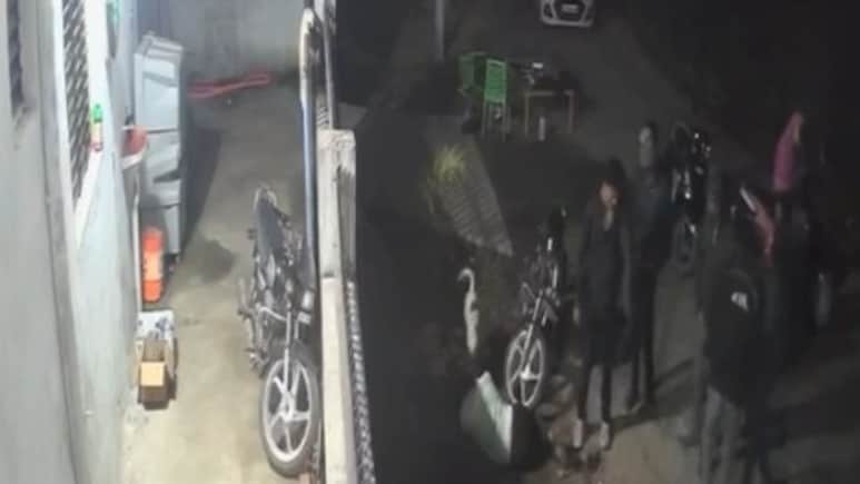 Video: Bar Staff Beaten For Refusing To Serve Alcohol Post Closing Hours In Maharashtra