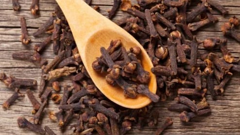 एसिडिटी, पेट के कीड़े और पेट फूलने की समस्या को दूर करने के लिए डॉक्टर ने बताया सस्ता किचन में मौजूद उपाय