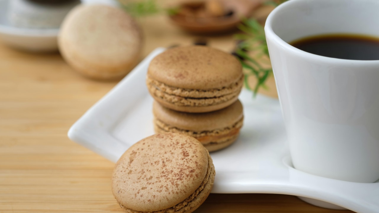 Which snacks you can pick for your short flight journey?